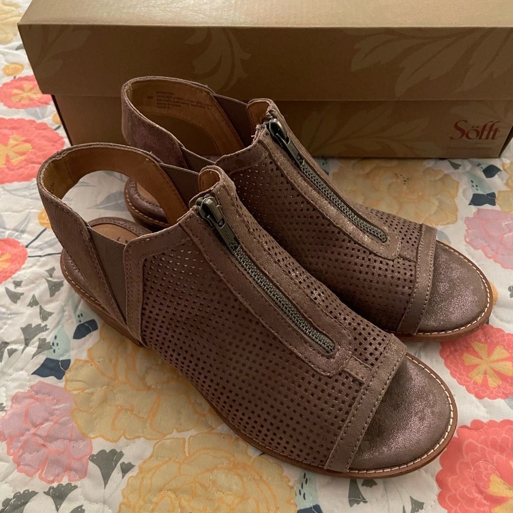 Sofft Nelda Zip Sandals Size 8